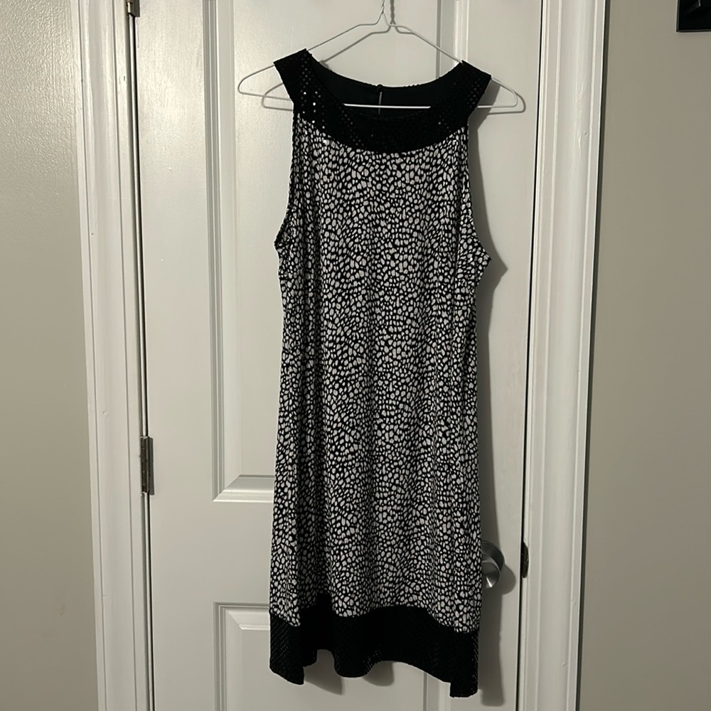 Beautiful Party/Cocktail Dress 👗 Sequence throughout the dress 👗